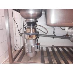 Waste King Commercial 1000 